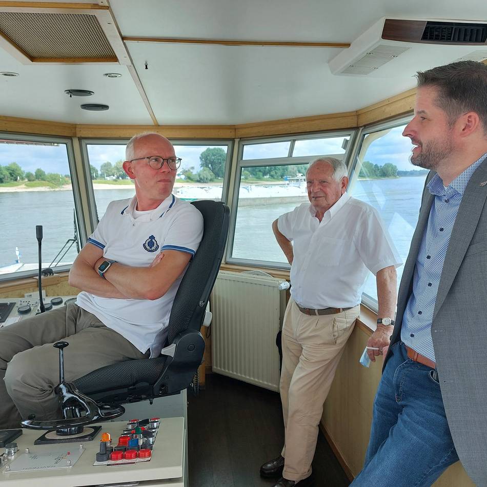 Reaktion auf das Aus der Fähre: Meerbuschs Bürgermeister will bei der Rheinfähre „nichts unversucht lassen“