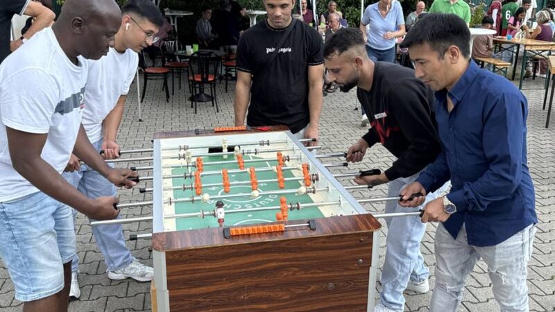 Internationaler Treff in Hückeswagen: Menschen aus aller Welt feiern ein sorgenfreies Sommerfest