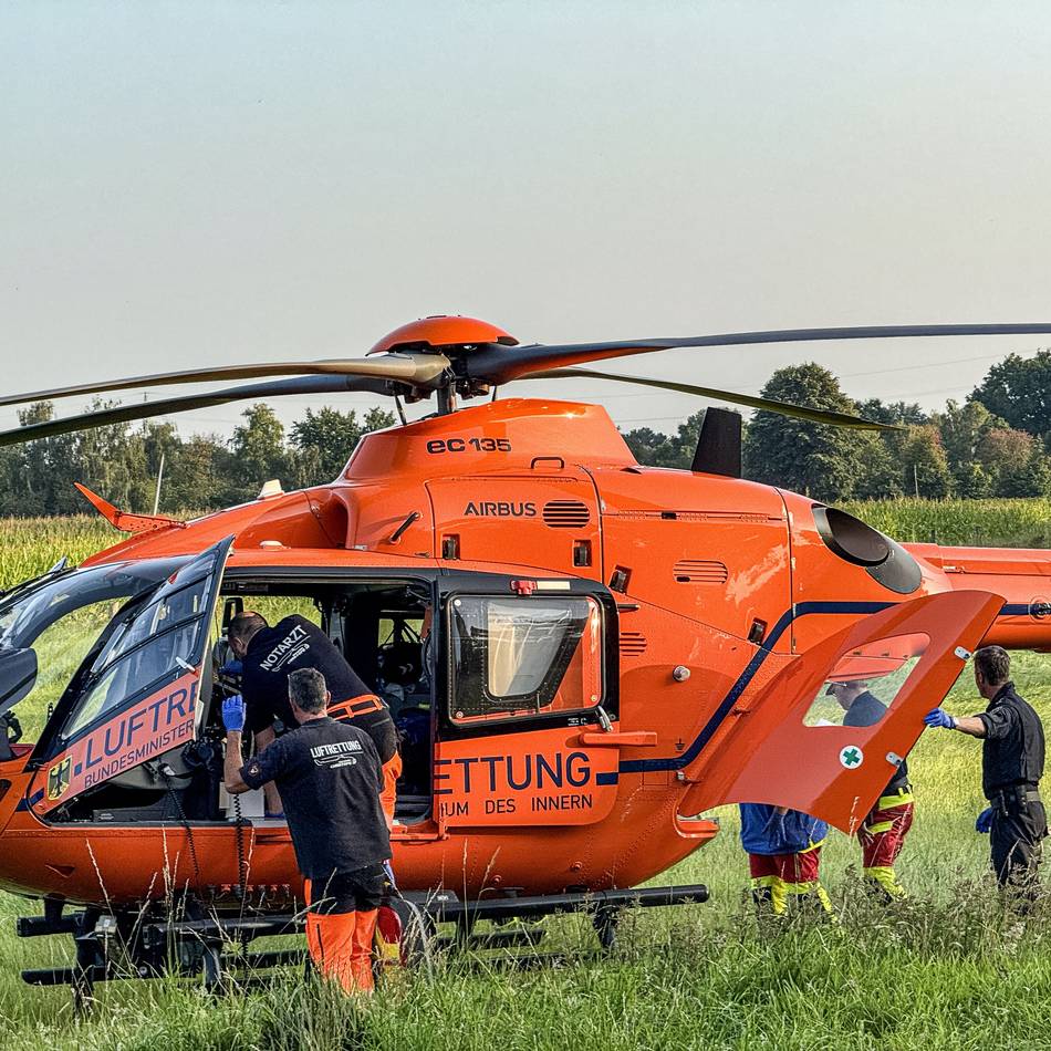 Motorradfahrer aus Kevelaer schwer verletzt: Abgesackte Straße in Sonsbeck fordert erstes Unfallopfer