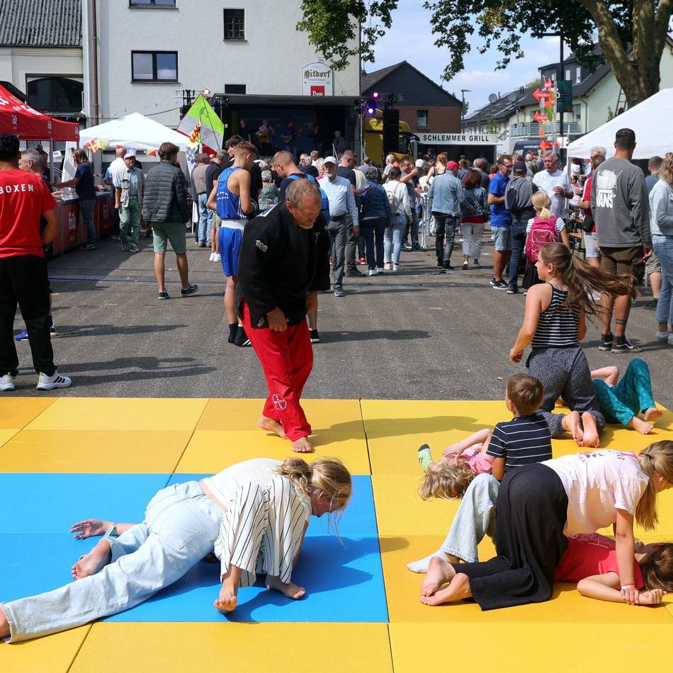 Verein veranstaltet Open-Air-Festival: „Hit-Dorffest“ übertrifft alle Erwartungen