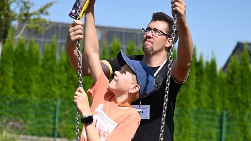 Hückeswagener Ferienaktion: Kinderdorf-Bewohner kontrollieren Spielplatz