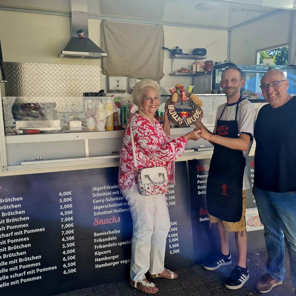 „Büllis Bude“: Neue Pommesbude in Sevelen