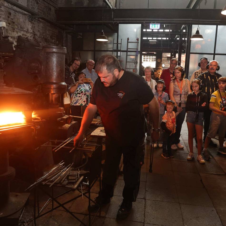 Industriemuseum in Leverkusen: Scharf – Sichelschmieden im Sensenhammer