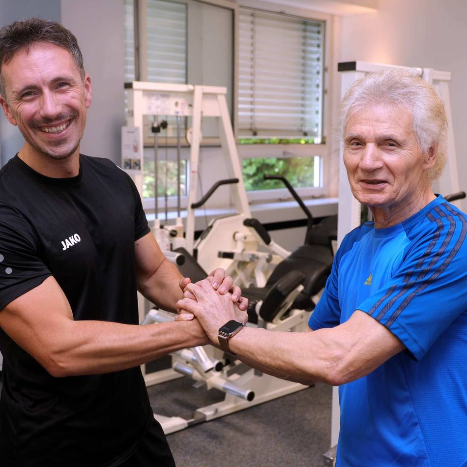 Erste Hilfe in Leverkusener Studio: Herzstillstand – Fitnesstrainer rettet 77-Jährigem das Leben