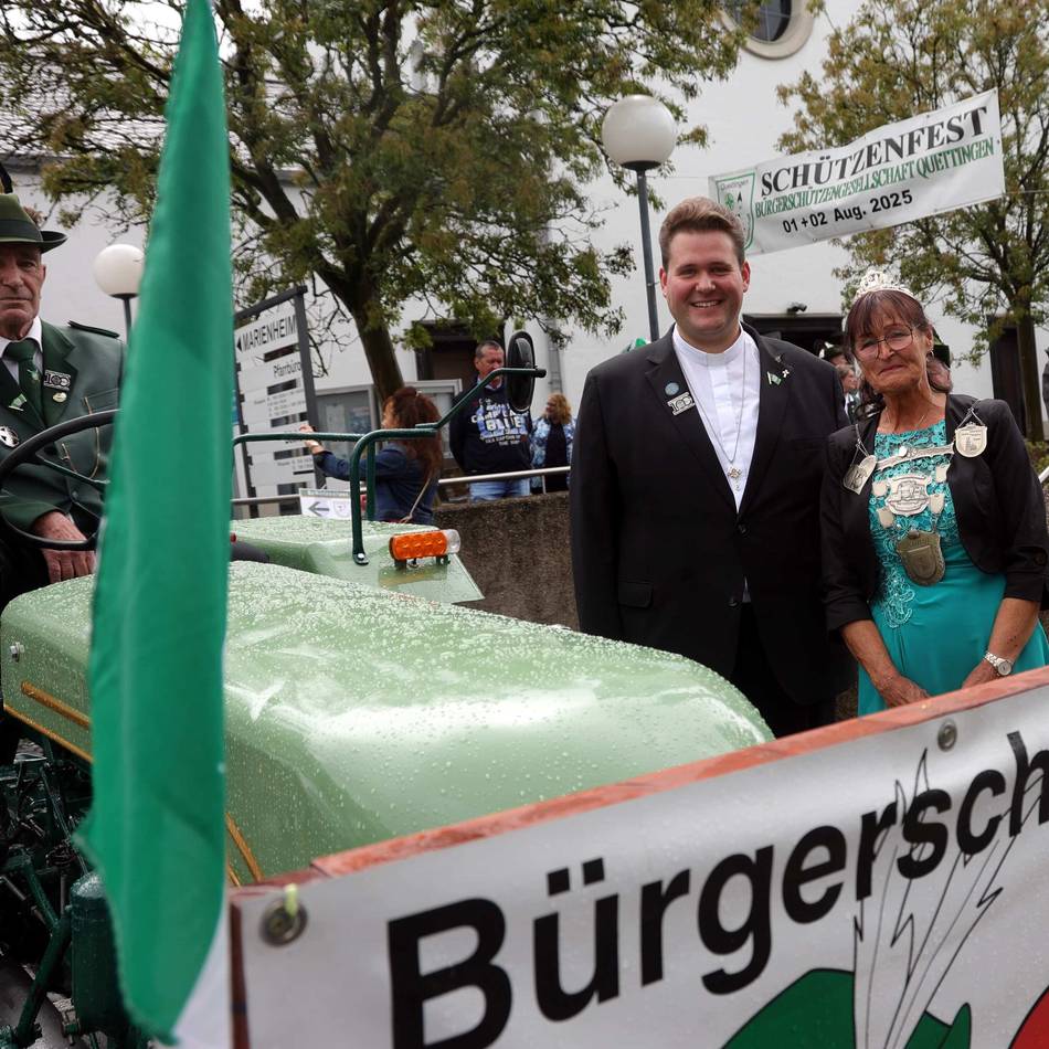 Schützenfest in Leverkusen: Sabine Ries eilt in Quettingen zur Kaiserinnenwürde