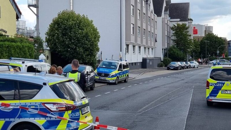 In Langenfeld: Unbekannter verschanzt sich – Großeinsatz der Polizei