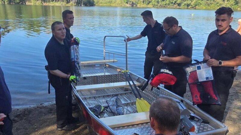 Badegäste in Leverkusen melden Sichtung: Feuerwehr sucht Schlange im Silbersee