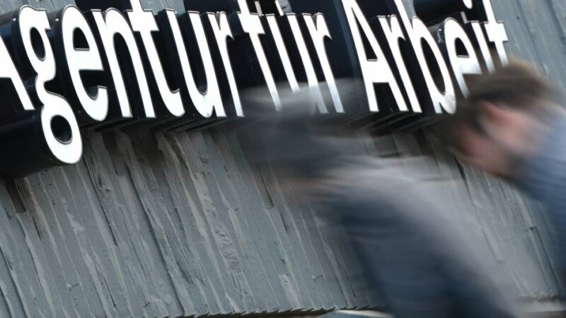 Jobsuche in Mettmann: Arbeitsagentur Mettmann führt feste Servicezeiten ein
