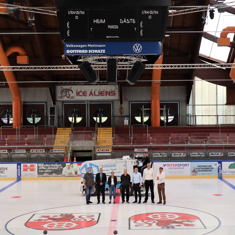 Arbeiten fast abgeschlossen: Nur die Pistenbar ist in der Eissporthalle noch nicht bereit