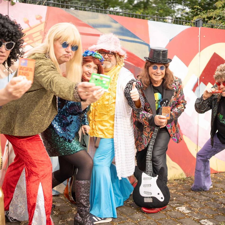 Glam Bam live beim Enni-Jubiläum in Moers: Volle Pulle zurück in die Siebziger