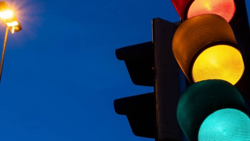 Arbeiten in Ratingen: Stadt tauscht Ampelmasten an mehreren Kreuzungen aus