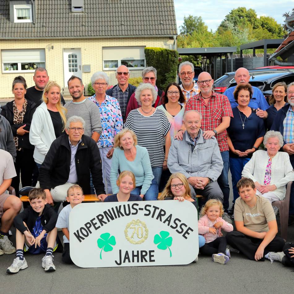 Kopernikusstraße in Rheinberg: Millinger Nachbarschaft feiert 70-jähriges Bestehen
