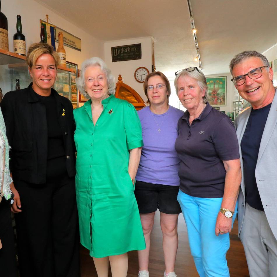Zu Gast in Rheinberg: Ministerin Mona Neubaur in der Underberg-Ausstellung