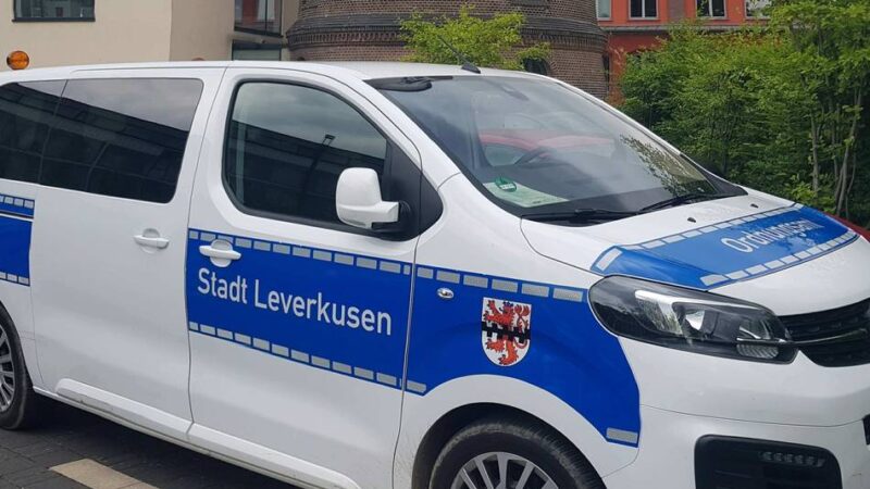 Stadt Leverkusen hängt 80 Werbe-Blätter der Bürgerliste ab: Wahlplakat-Posse geht in die nächste Runde