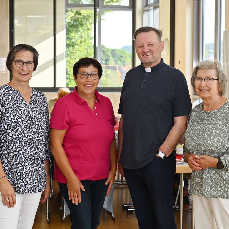 Katholische Kirchengemeinde Hückeswagen: Litauischer Pfarrer zu Gast in der Schloss-Stadt
