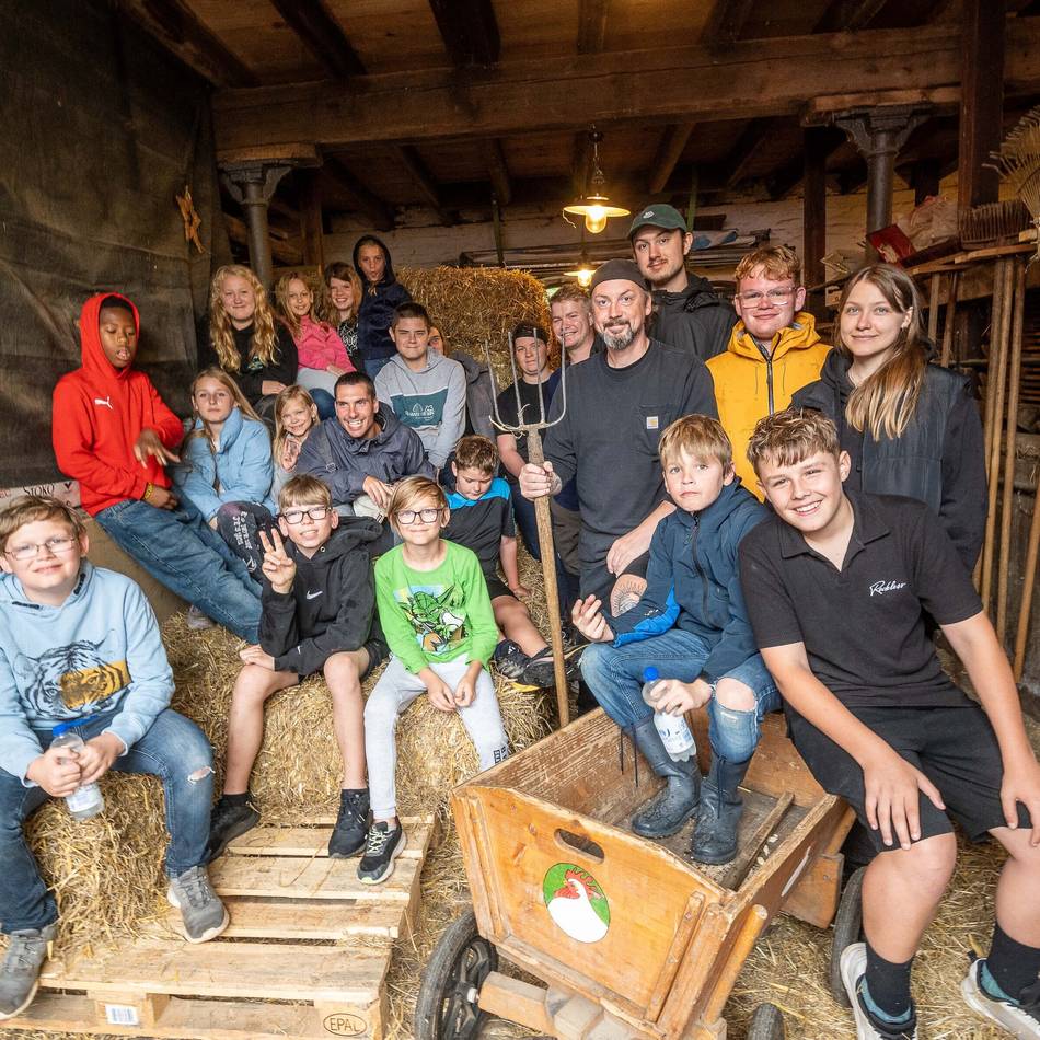 Besonderes Angebot in Neuss: Froh im Stroh – Ferienabenteuer auf dem Kinderbauernhof