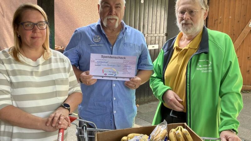 Ehrenamt in Rheinberg: Bürgerbusverein spendet 1000 Euro an die Tafel