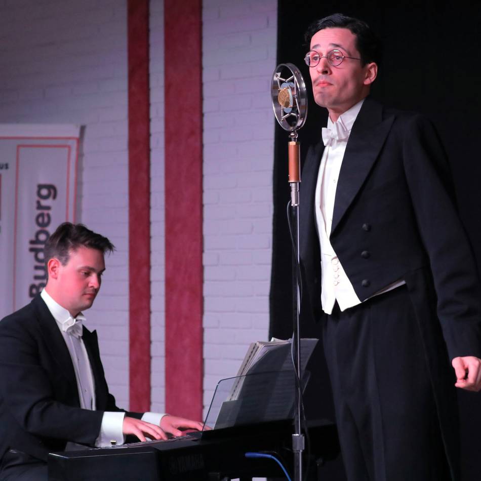 Live-Musik in Rheinberg: Vertraute Melodien aus den 1920er Jahren im Bürgerhaus