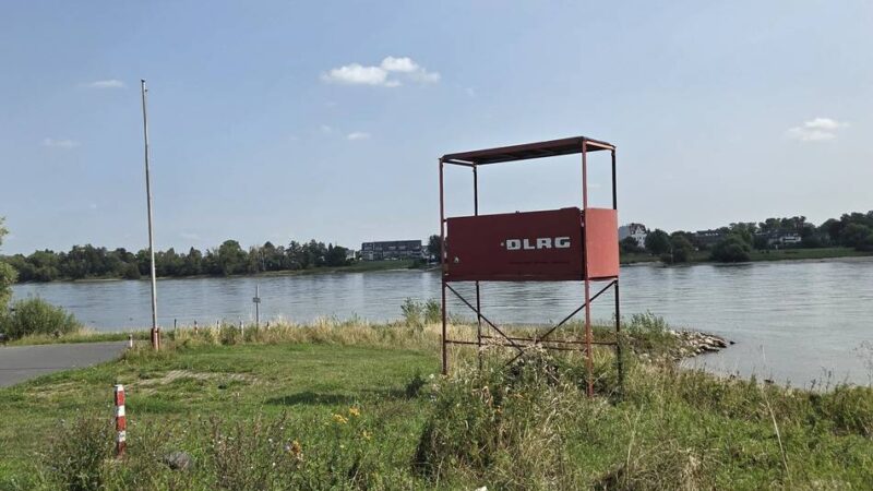 So reagieren Neusser auf geplantes Badeverbot im Rhein: „Jeder sollte selbst entscheiden können, ob er ins Wasser geht oder nicht“