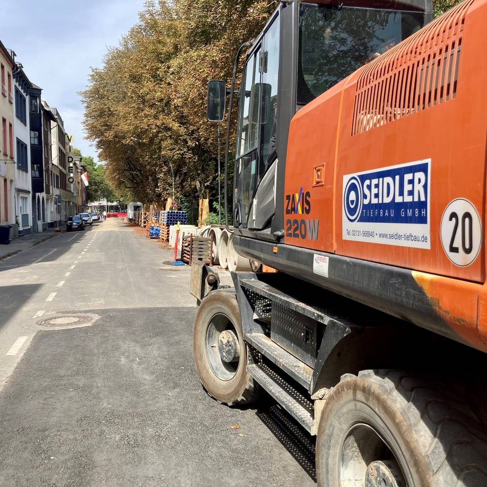 Streit um Baustelle an der Neusser Erftstraße: „Die Stadt gibt das Problem nur an die nächste Baufirma weiter“