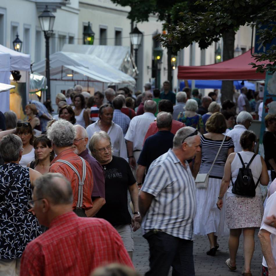 45 Künstler stellen bei „KleinMontMatre“ aus: Pariser Flair beim Kunstmarkt in Xanten