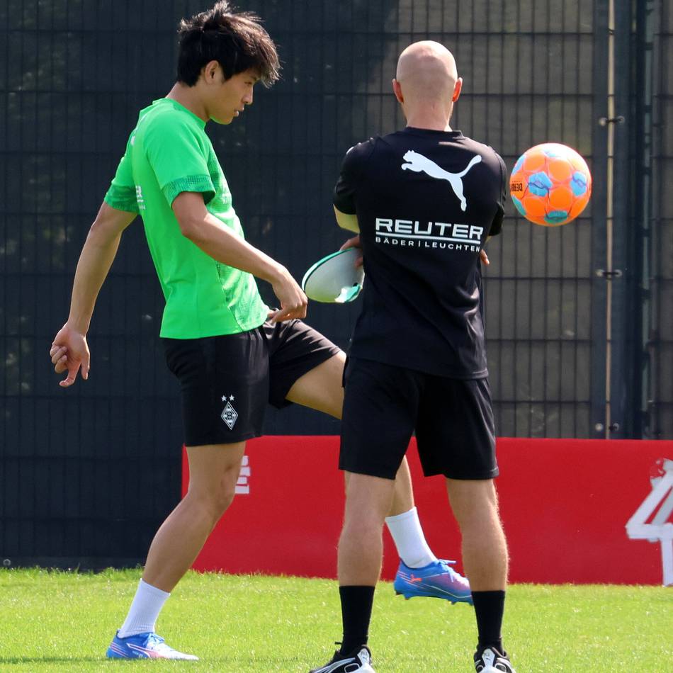 Frankfurt wieder an Itakura dran, Machino am Ball: Gladbachs Japaner sind beim Dienstag-Training im Fokus