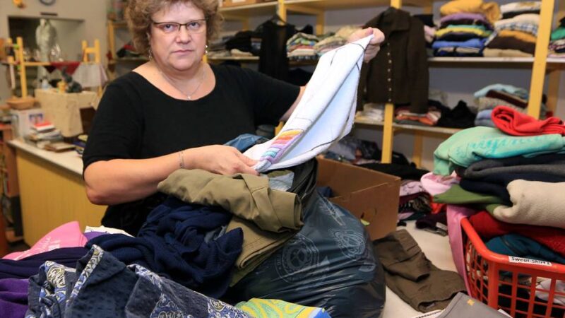 „Second Hand“ in Leverkusen: Kleiderkammer der Caritas wird 60 Jahre alt