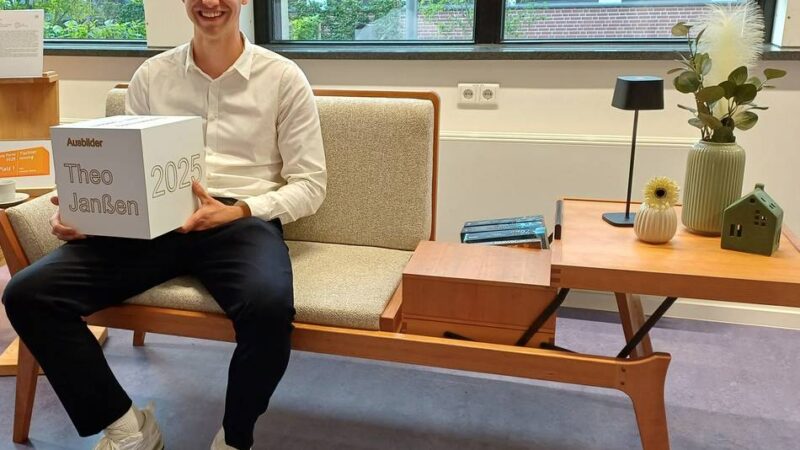 Tischler-Innung Kreis Kleve: Lesebank aus Kirschholz mit „Schnuppversteck“