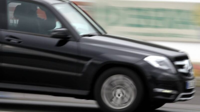 Kurse im Fahrsicherheits-Centrum Rheinberg: Senioren üben Brems- und Ausweichmanöver im eigenen Auto