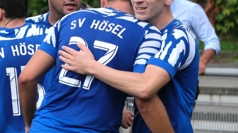 In der Fußball-Bezirksliga: Knappe Siege für SV Hösel und Ratingens U23