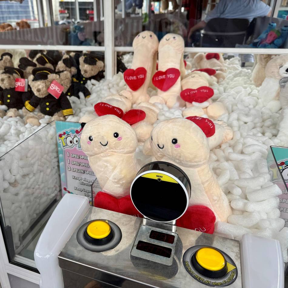 Kirmes-Beschicker entfernen vulgäre Gewinne: Stadt Neuss greift bei Stoff-Penissen durch