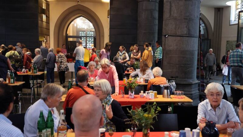 Edmund-Erlemann-Platz in Mönchengladbach: Fest des Teilens in Erinnerung an „Eddi“