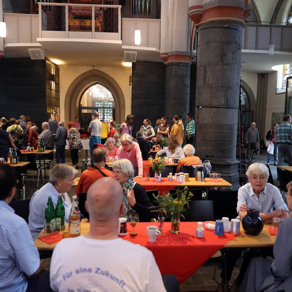 Edmund-Erlemann-Platz in Mönchengladbach: Fest des Teilens in Erinnerung an „Eddi“
