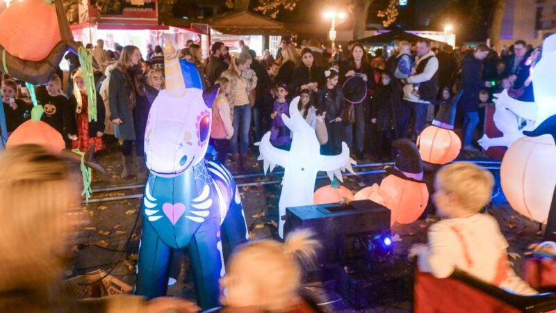 Vorbereitungen für Halloween-Markt laufen: In Anrath wird es gruselig