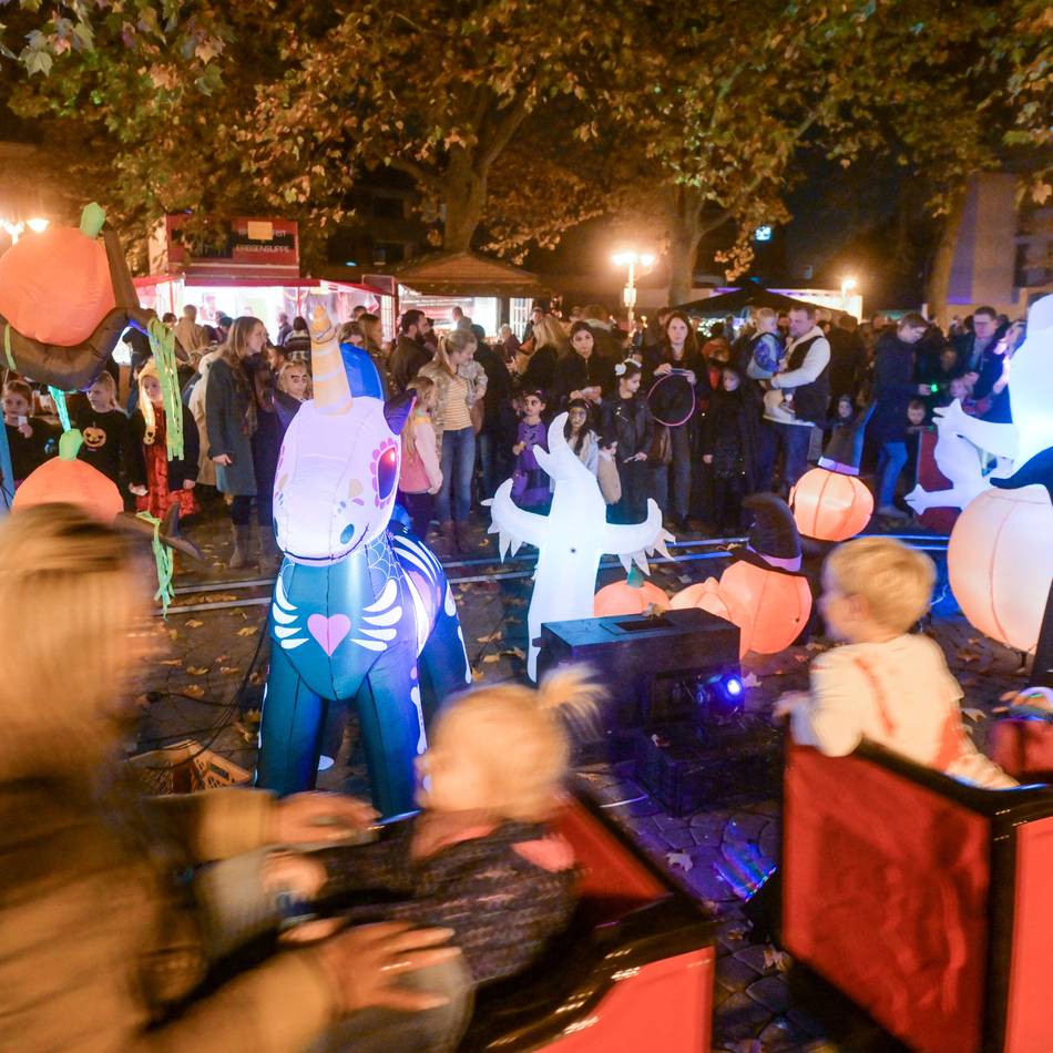 Vorbereitungen für Halloween-Markt laufen: In Anrath wird es gruselig
