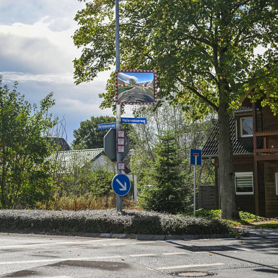 Straßensperrungen für zwei Monate: Baubeginn für Kreisverkehr am Marienwasserweg in Weeze