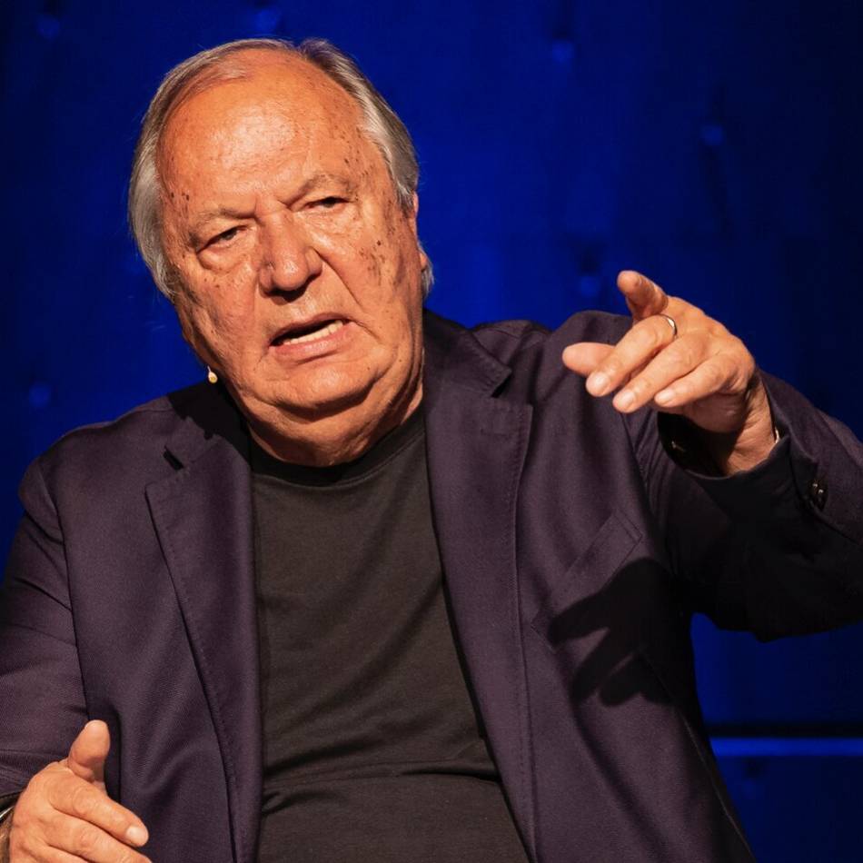 Im Spiegelzelt: Wilfried Schmickler angeschlagen in Kleve
