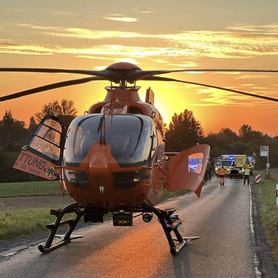 Rettungshubschrauber im Einsatz: Motorradfahrer bei Zusammenstoß mit Auto schwer verletzt
