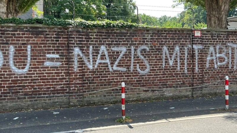 Wahlplakate und Wände besprüht: Hakenkreuze und Parolen im Düsseldofer Norden – Partei erstattet Anzeige