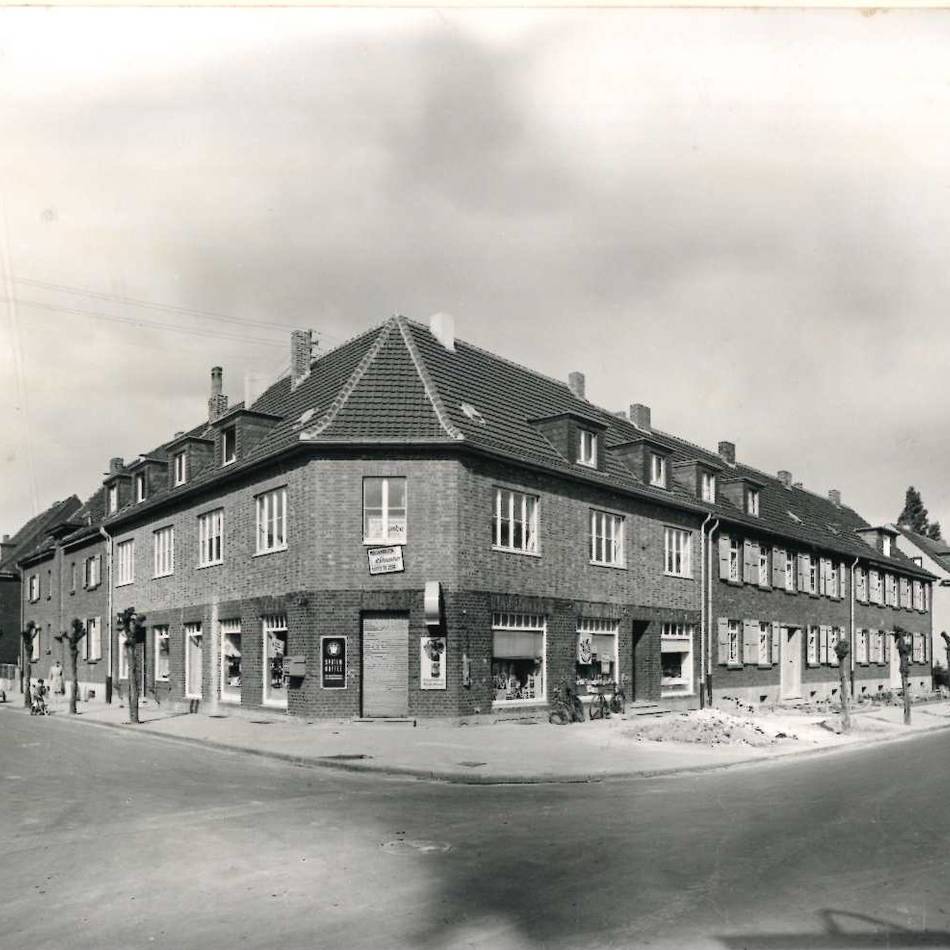 Stadtarchiv Meerbusch braucht Hilfe: Wann und wo wurden diese Bilder aufgenommen?
