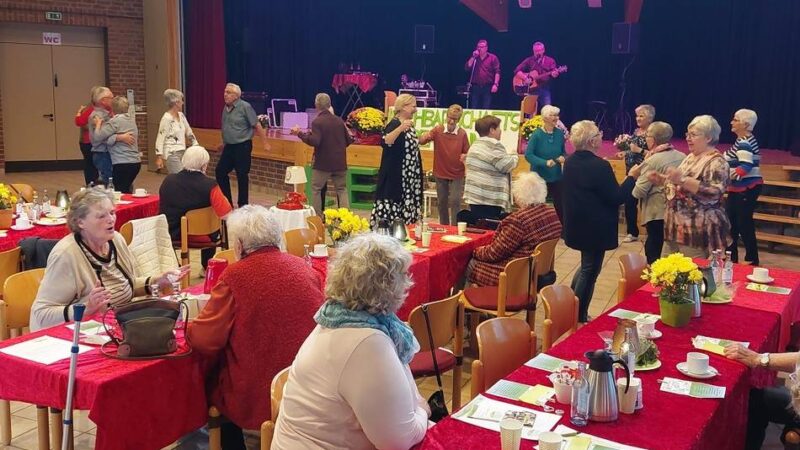 Band „The Moonlights“ tritt auf: Sonsbecker Kastell verwandelt sich wieder in einen Tanzsaal