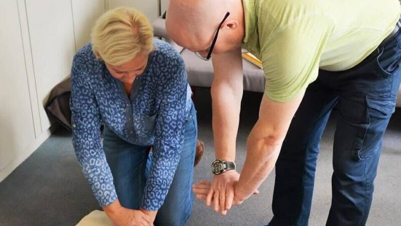 Initative von CDU-Landtagsabgeordneten aus Grevenbroich: Reanimationsunterricht wird zur Pflicht an Schulen