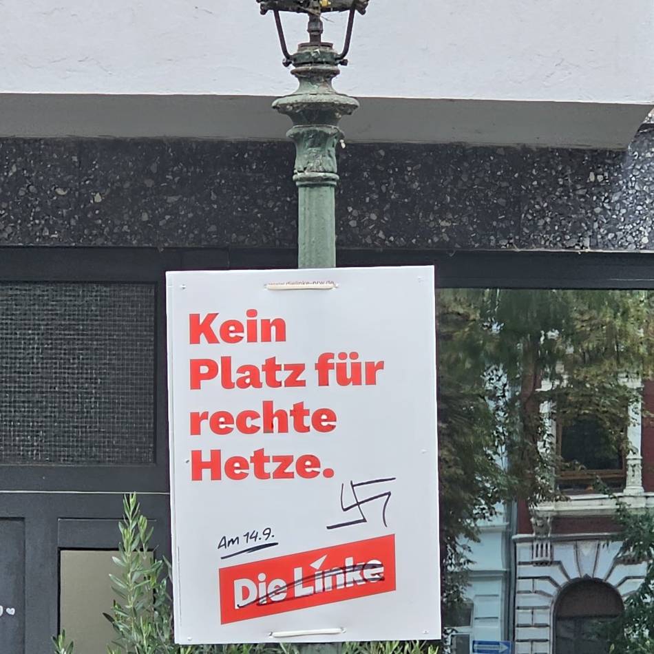 „Persönlich läuft es mir kalt den Rücken runter“: Nur Stunden nach dem Aufhängen – Wahlplakate mit Hakenkreuzen beschmiert