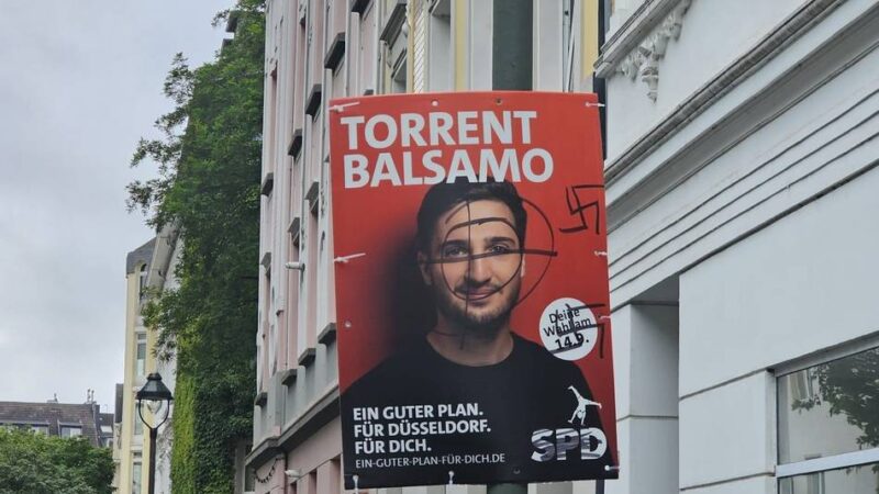 Wahlkampf in Düsseldorf: Beim Plakatieren in Rath – SPD-Mitglieder von Männern angefeindet