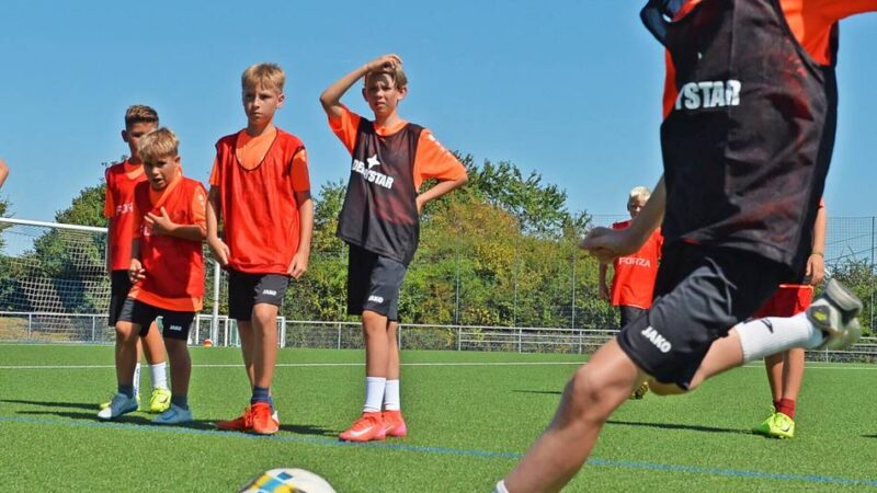 Sommerprogramm: Feriencamp in Neviges begeistert Fußball-Kinder