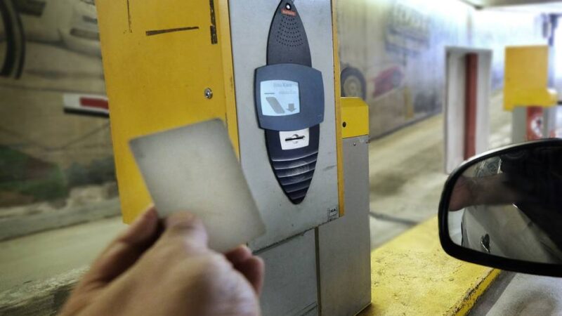 Parken in Ratingen: Neue Technik für Sparkassenparkhaus