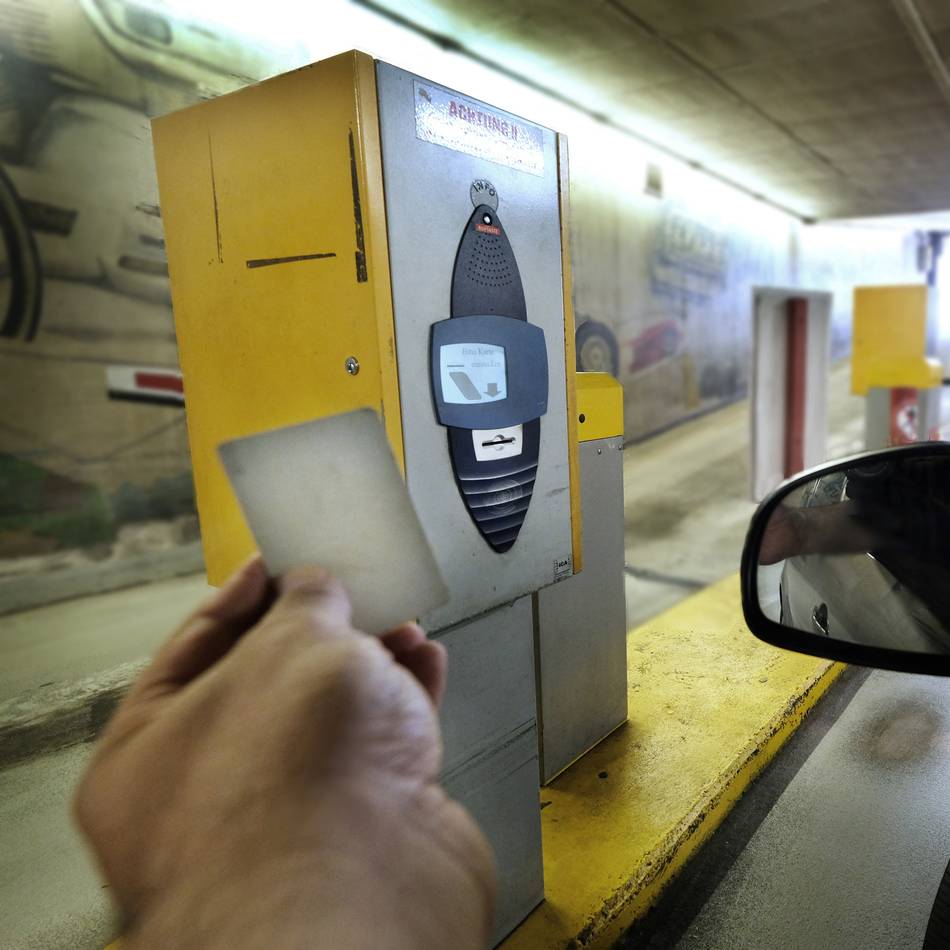 Parken in Ratingen: Neue Technik für Sparkassenparkhaus
