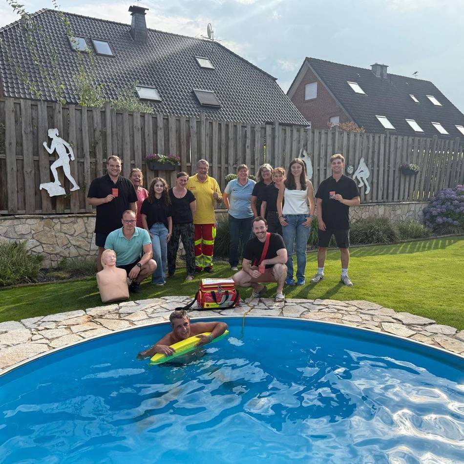 DLRG Issum-Sevelen: Schulung von Ameland-Mitarbeitern in Erster Hilfe