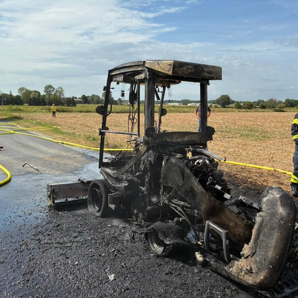 Feuerwehreinsatz in Hasselt: Fahrbarer Rasenmäher gerät in Brand – Fahrer kommt noch rechtzeitig raus