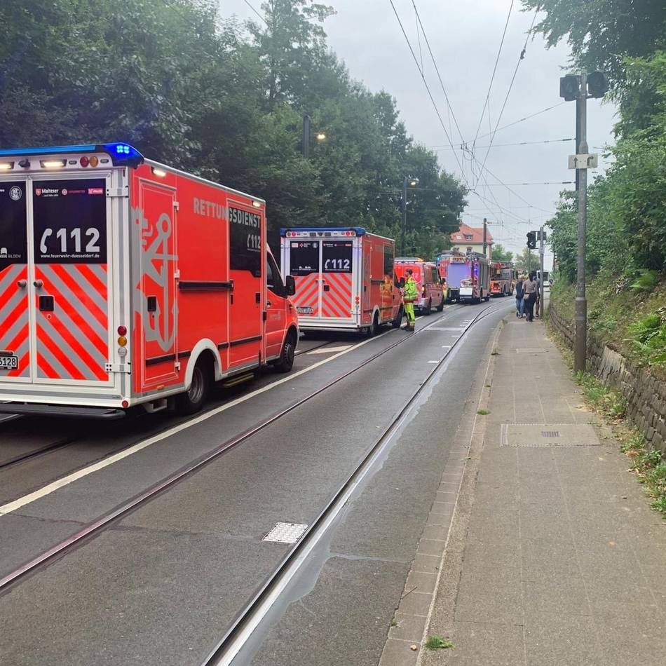 Großeinsatz in Düsseldorf: Feuer in LVR-Klinik ausgebrochen